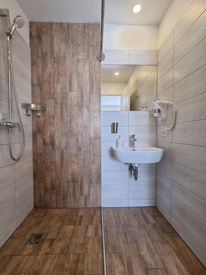Amber Drop Apartments พาลังกา ภายนอก รูปภาพ
