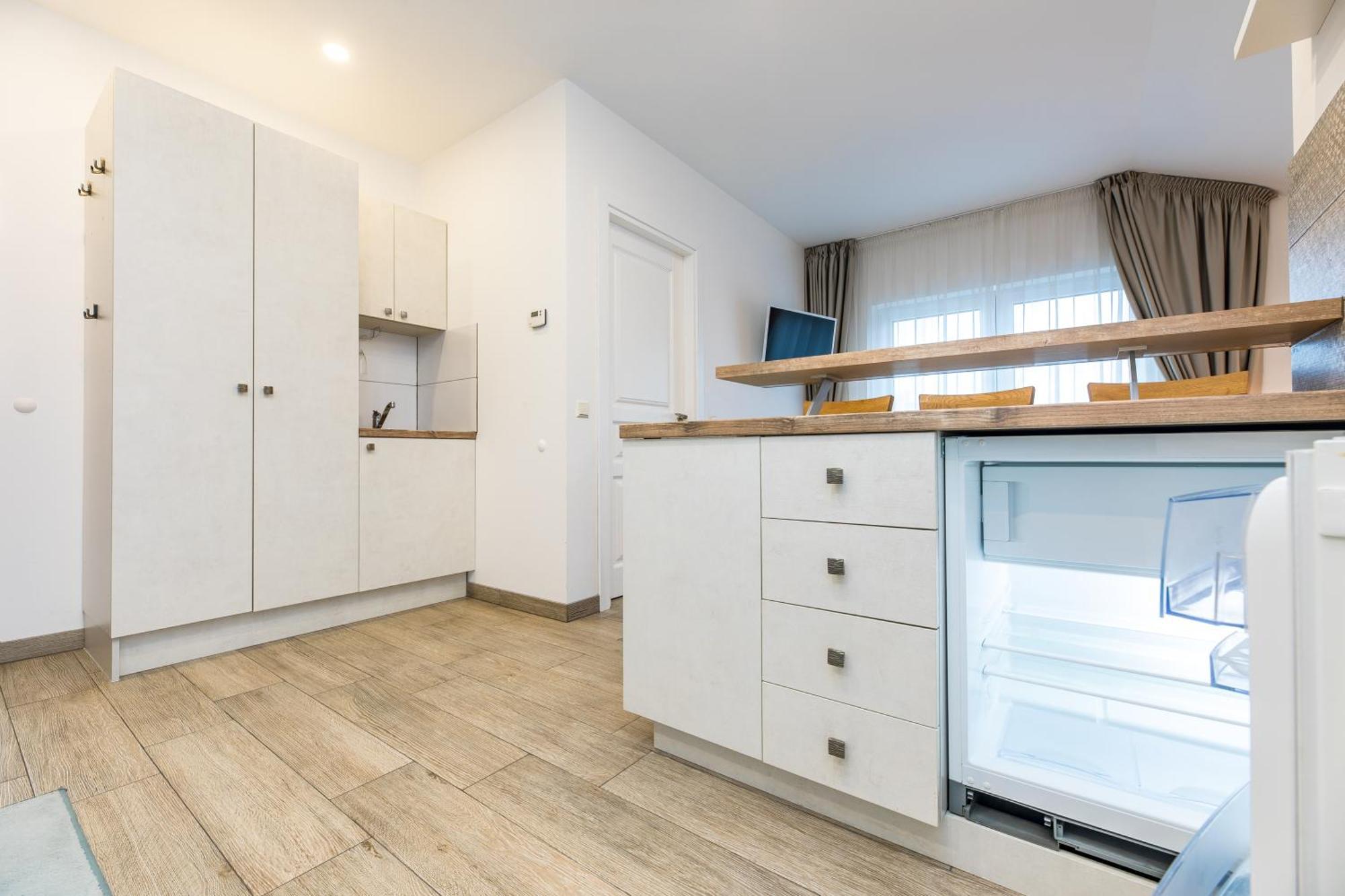 Amber Drop Apartments พาลังกา ภายนอก รูปภาพ